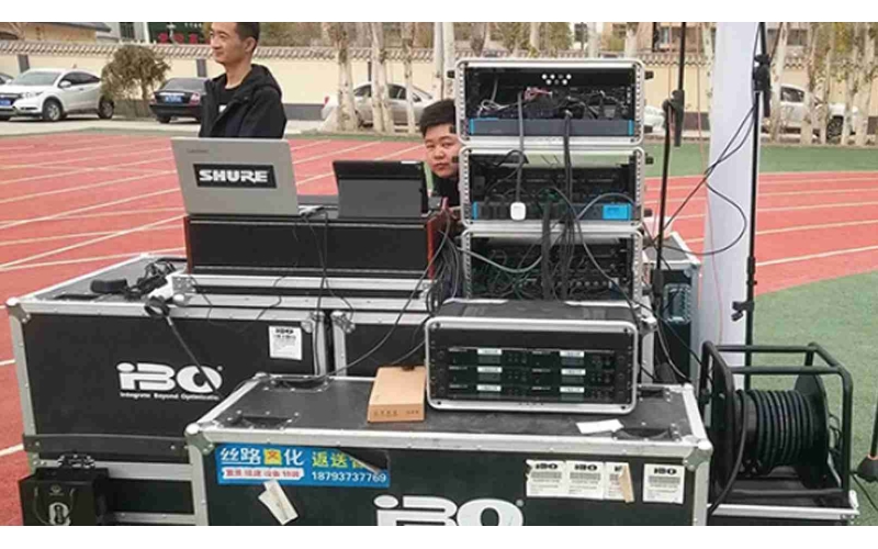 東街小學“紅領(lǐng)巾但作中國夢”特色中隊展示